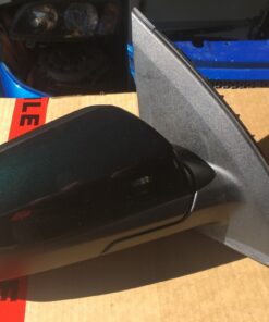 VF SS Holden Commodore electric mirror with blind spot. LH or RH