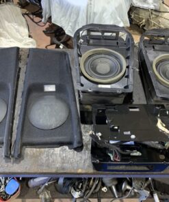 VF HSV SSV Holden Commodore ute rear speakers and amp